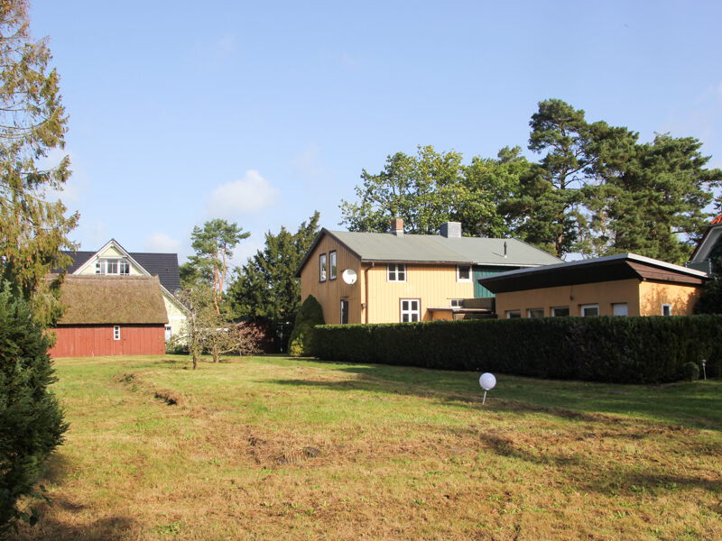 Doppelhaushälfte und Bungalow mit großem Garten in bester Lage Prerows